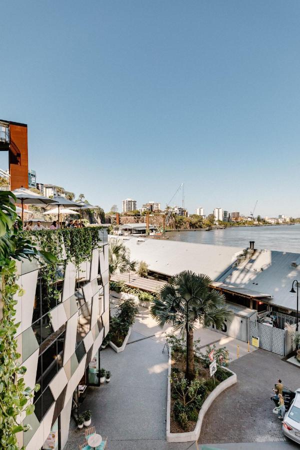 Crystalbrook Vincent Otel Brisbane Dış mekan fotoğraf View of the Brisbane River from the RiverLife complex