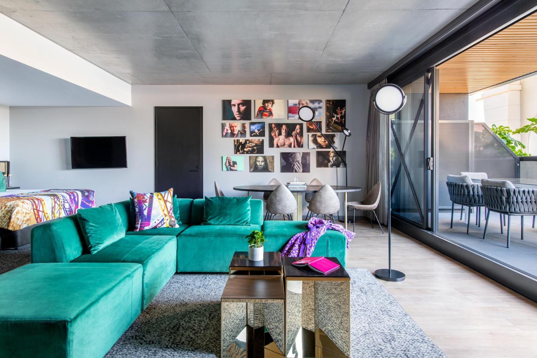 Crystalbrook Vincent Otel Brisbane Dış mekan fotoğraf The interior of a penthouse apartment at The Standard East Village