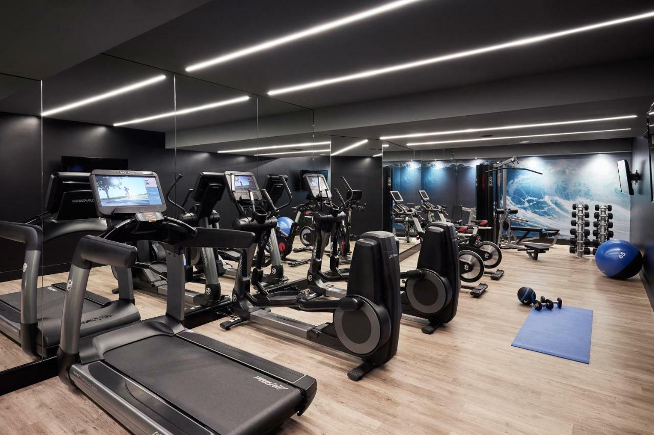 Crystalbrook Vincent Otel Brisbane Dış mekan fotoğraf The gym at the hotel